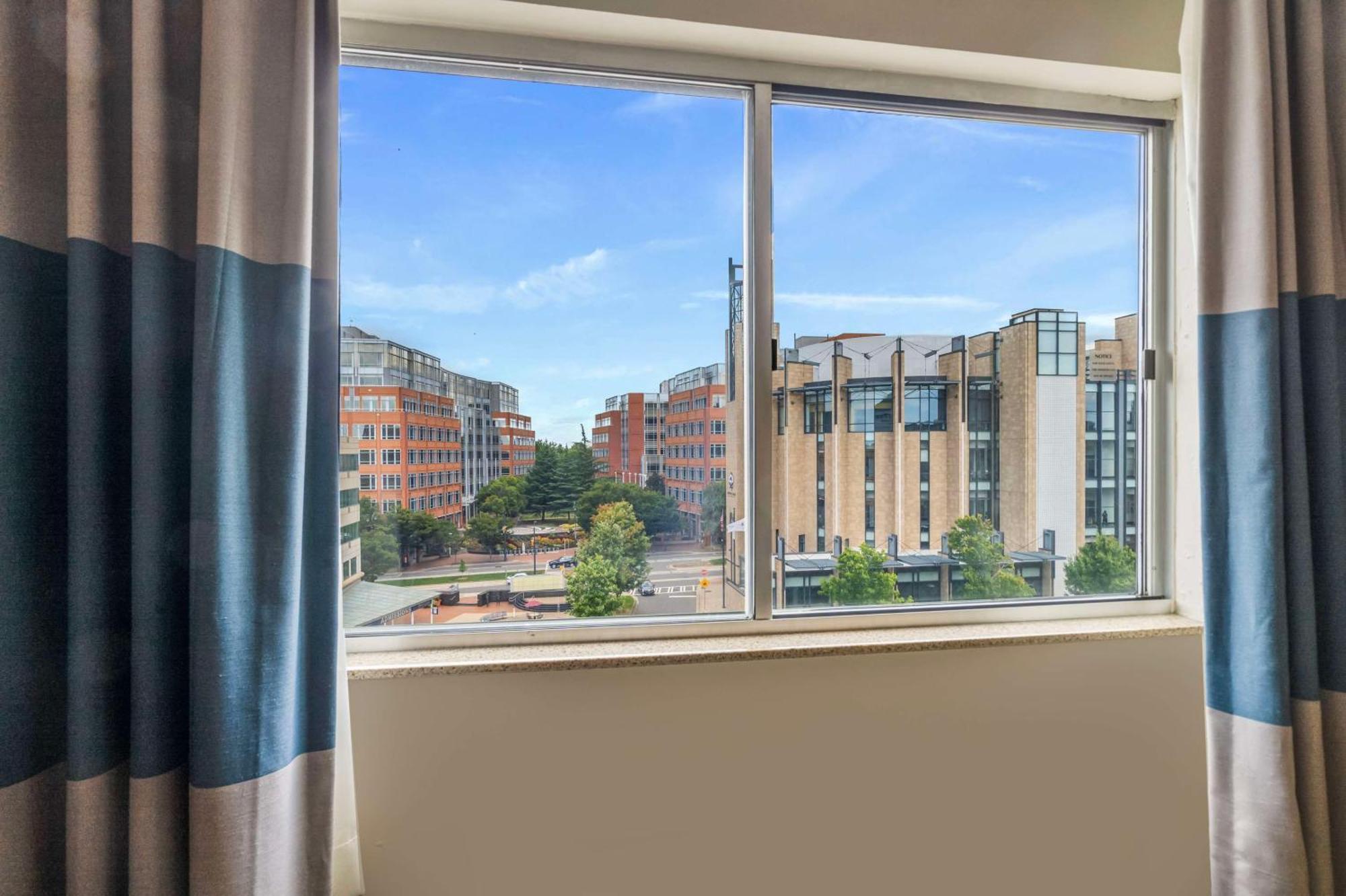 Doubletree By Hilton Charlotte Uptown Hotel Luaran gambar